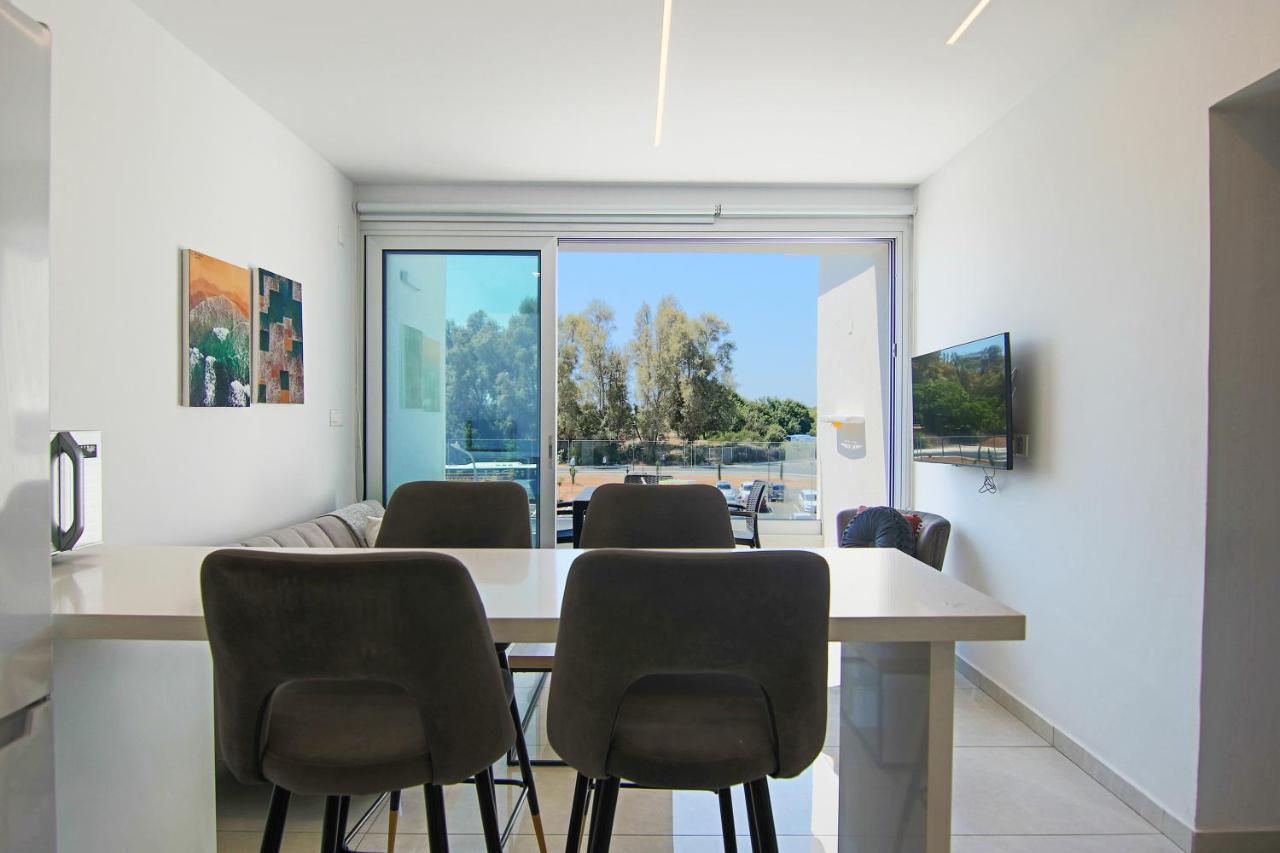 Phaedrus Living - Seaside Executive Flat Harbour 203 Apartment Paphos ภายนอก รูปภาพ