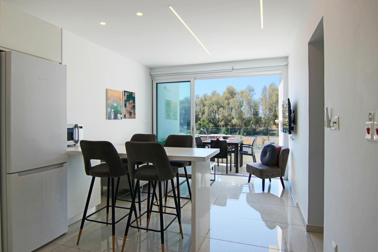 Phaedrus Living - Seaside Executive Flat Harbour 203 Apartment Paphos ภายนอก รูปภาพ
